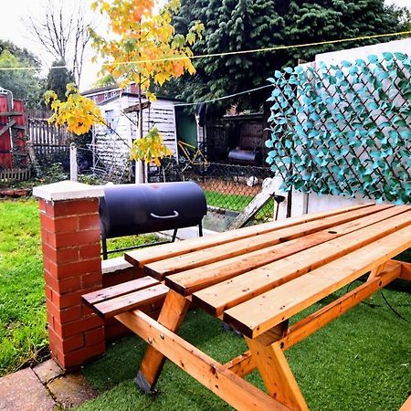 The Chinatown Home - Private Garden, Netflix, Bbq & Bar เบอร์มิงแฮม ภายนอก รูปภาพ