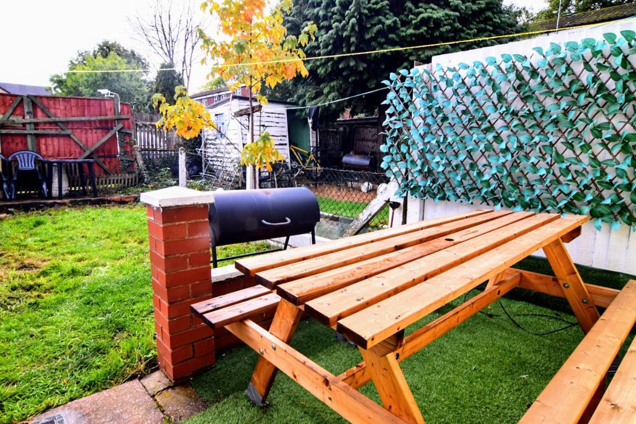 The Chinatown Home - Private Garden, Netflix, Bbq & Bar เบอร์มิงแฮม ภายนอก รูปภาพ